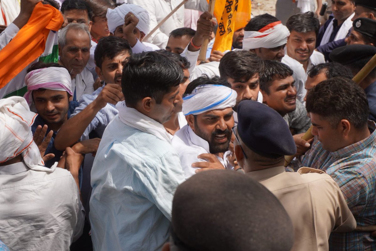 VikramMeena_'s tweet photo. न रुकूँगा न झुकूंगा, 13 जिलों के 3 करोड़ लोगों के हक के लिए मरते दम तक संघर्ष करूँगा !

#ERCP_नेशनल_प्रोजेक्ट_बनाओ https://t.co/F3Aib2jOn4