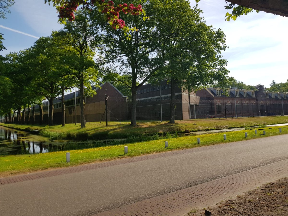 ProgettiUisp's tweet photo. Prog. EU #SPPF #sport in #carcere di cui @UispNazionale è partner a Veenhuizen in Olanda per visitare una città carceraria nata agli inizi del 900. ra sono rimasti 3 carceri e uno dei più grandi è stato trasformato in un museo della storia olandese" https://t.co/TdfQqNo1Nx