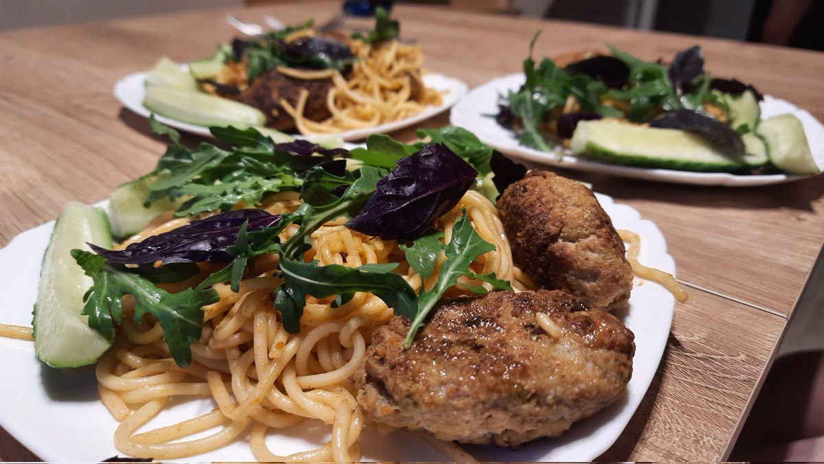 Unhealthy spaghetti are trying to look healthy, just like sleepy me trying to be as active in NFT as I can😂❤
If you add some spices, everything will look like you want💎