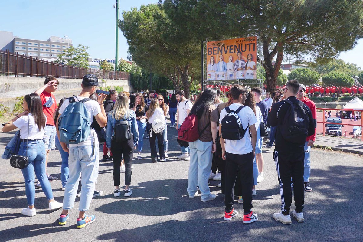 unict_it's tweet image. Inaugurato il Salone dello Studente @unict_it 
Oltre 10mila studenti siciliani e calabresi tra gli stand dei dipartimenti e centri di servizio. «Negli ultimi due anni continua crescita delle matricole» ha detto il rettore Francesco Priolo
Leggi bit.ly/3Nlz9KN