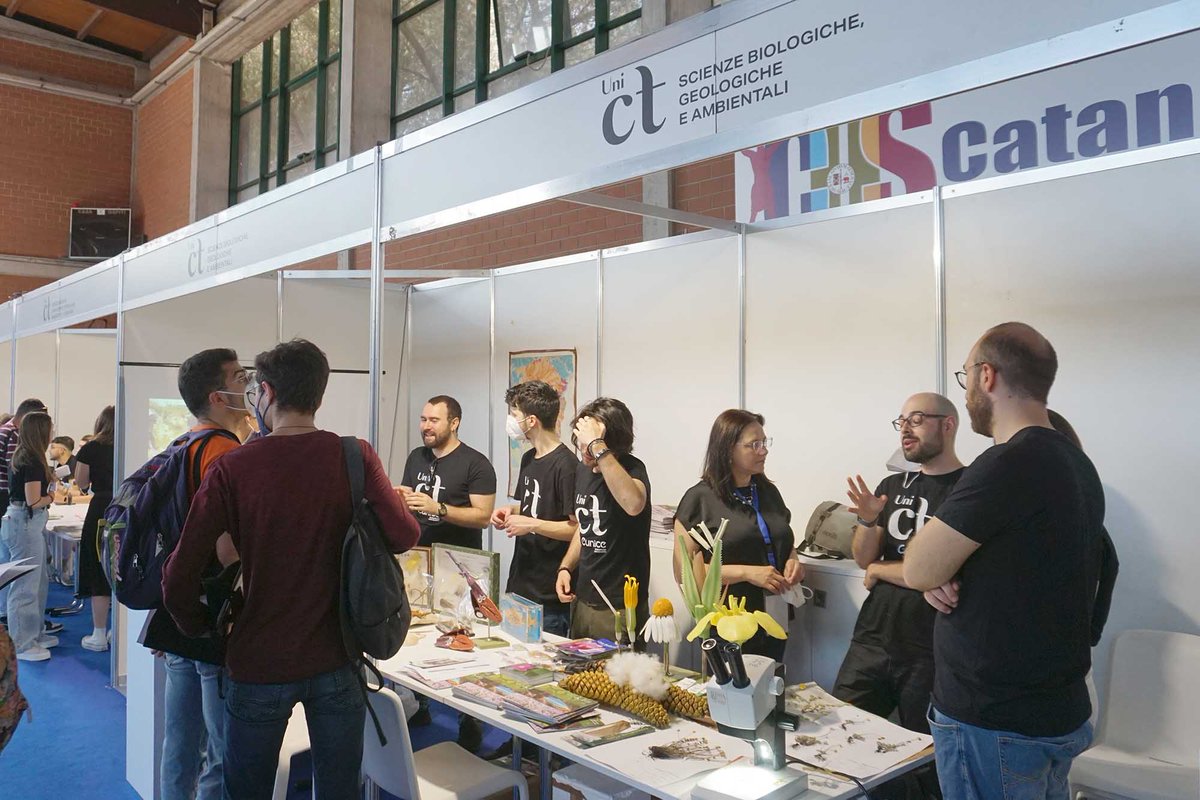 unict_it's tweet image. Inaugurato il Salone dello Studente @unict_it 
Oltre 10mila studenti siciliani e calabresi tra gli stand dei dipartimenti e centri di servizio. «Negli ultimi due anni continua crescita delle matricole» ha detto il rettore Francesco Priolo
Leggi bit.ly/3Nlz9KN