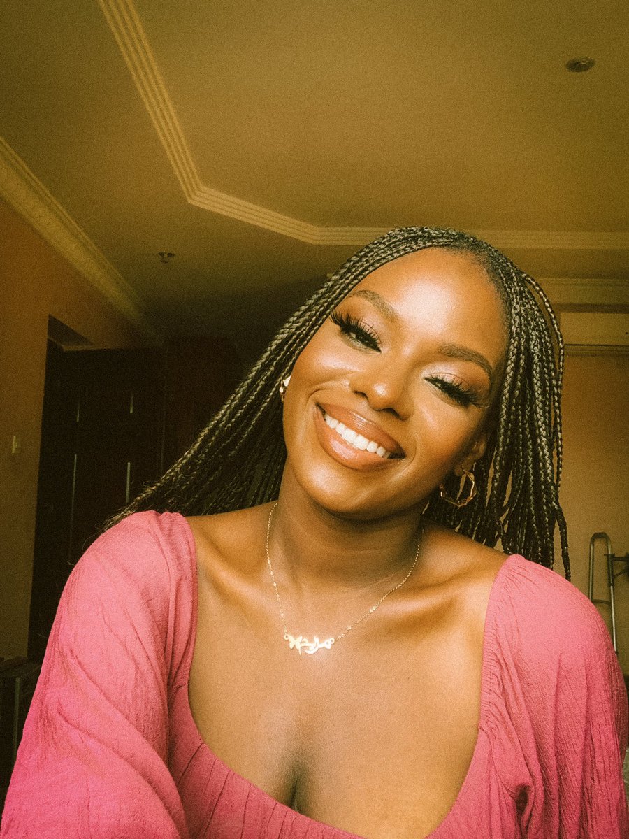 mimi_xx_'s tweet photo. I don’t always take a selfie, but when I do…it BANGS 😻😻🥰 https://t.co/oWCjhVtgum
