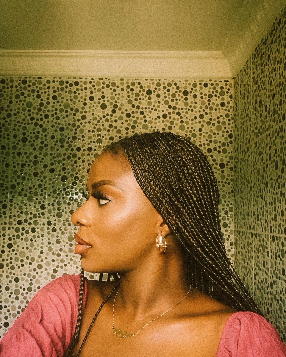mimi_xx_'s tweet photo. I don’t always take a selfie, but when I do…it BANGS 😻😻🥰 https://t.co/oWCjhVtgum