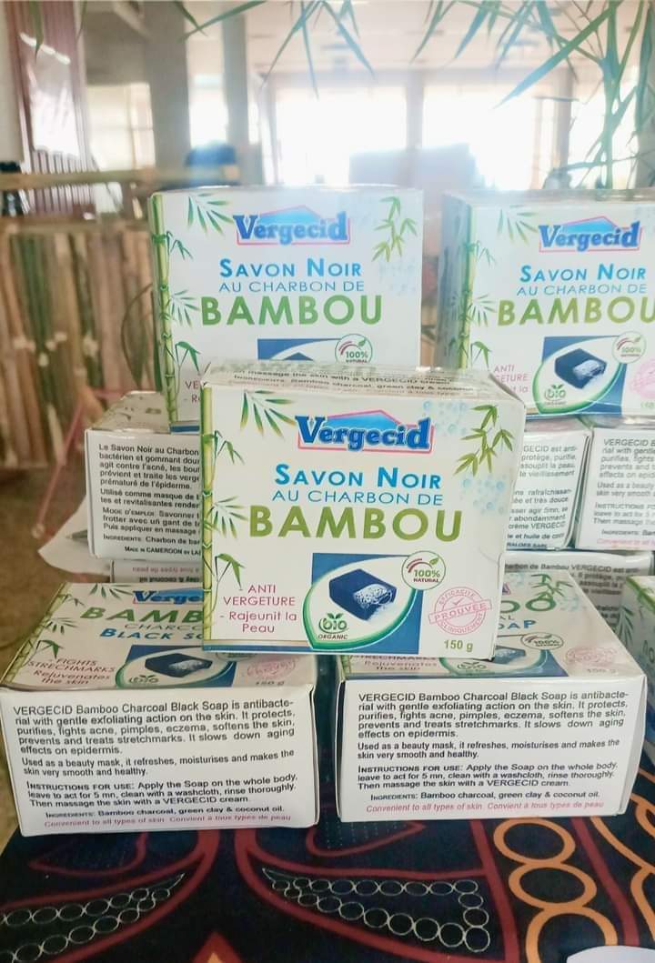 TheCameroonianZ's tweet photo. #MadeInCameroonDay
Le thé de Bambou, savon au charbon noir et la crème anti vergetures.
Contact WhatsApp : 656856479 https://t.co/F9lx9MRP7S