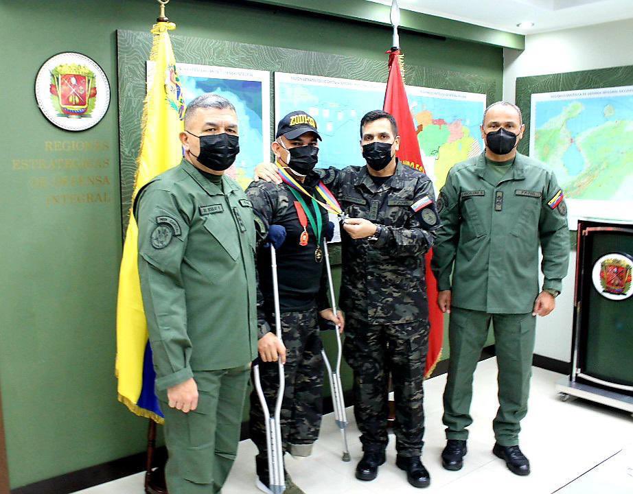 Llenos de orgullo y gran admiración hoy rendimos tributo a nuestro héroe, el T/N Cesar José Rendón Herazo quien en misión defensiva soberana, sobrevivió a una trampa explosiva colocada en nuestro territorio por grupos invasores terroristas colombianos dedicados al narcotráfico.