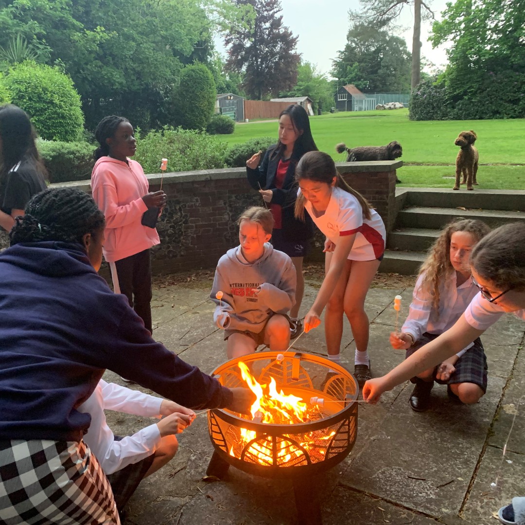 QASCaversham's tweet photo. The Michell boarders have been making the most of the longer and warmer evenings and spent yesterday making smores! #QASKindHearts #QASLife https://t.co/o8h0or19Qb