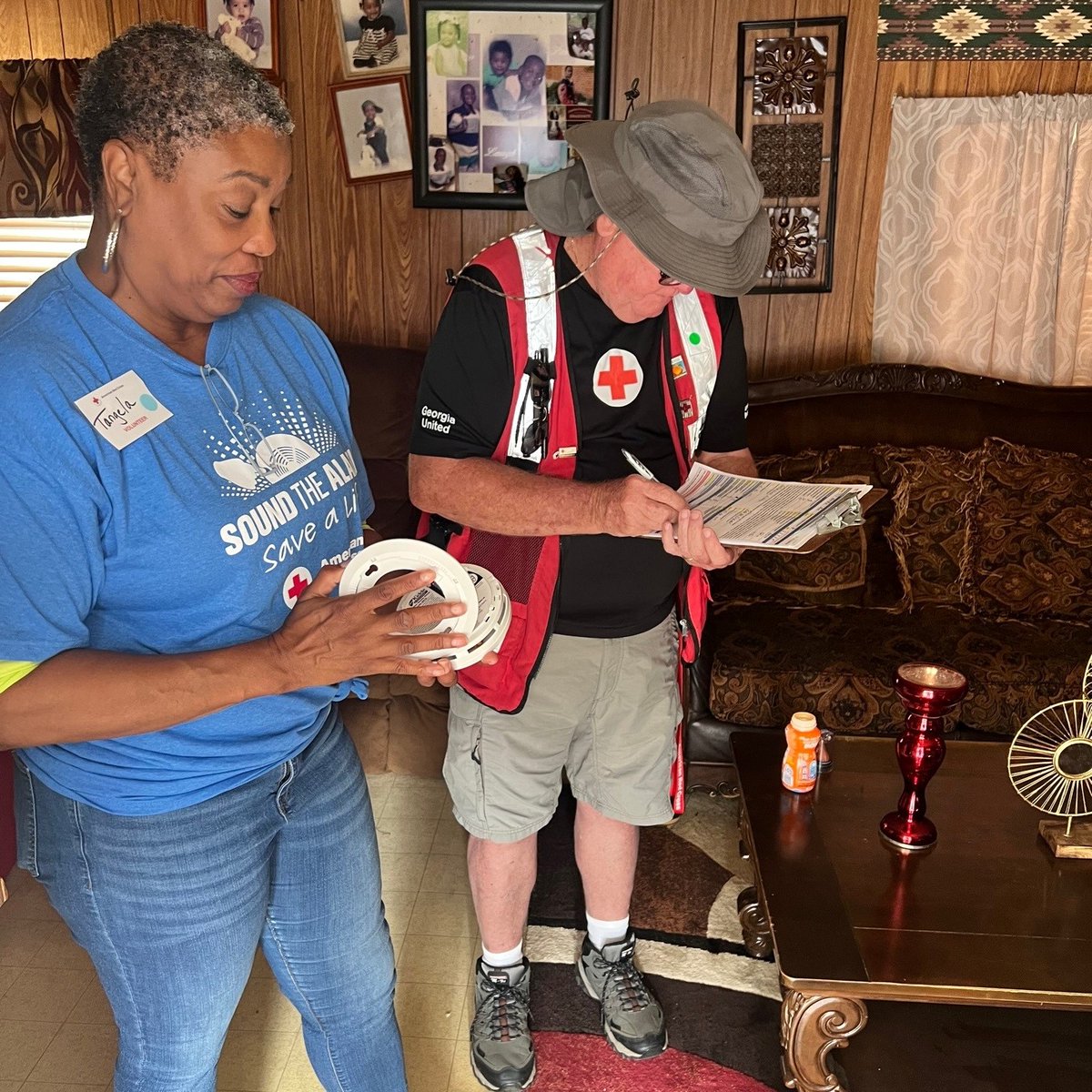 GARedCross's tweet photo. Look at our Albany #SoundTheAlarm 🚨 team in action installing FREE smoke alarms and helping to save lives! THANK YOU to all the dedicated #volunteers and staff putting in the work to make a difference in the community.  #EndHomeFire https://t.co/xB6Ik7WzLx