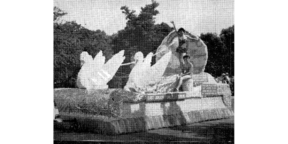 DigMichNews's tweet photo. After a lengthy hiatus, East Jordan returns to Traverse City's #NationalCherryFestival parade in style, with this impressive float in 1954. Check it out the East Jordan News-Herald! #Dominate #ParadeFloats https://t.co/DTPQH8UpqI https://t.co/dLp17EUKSl