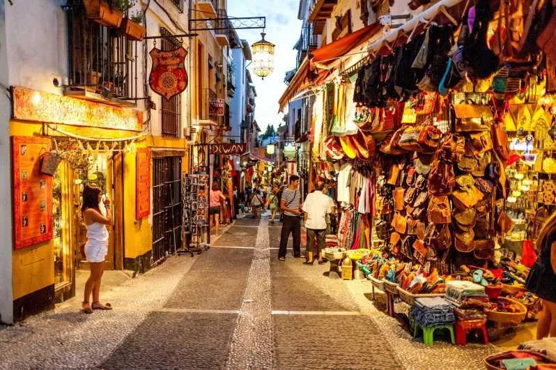 Ideoviajes's tweet photo. Granada es una de las ciudades más especiales del mundo y el Albaicín su barrio más mágico.
Esto es lo que tienes que ver si o si vas a visitarlo.
https://t.co/wQK1NzwLYM
#Granada #Albaicín #viajes #vacaciones #Andalucía #turismo #viajeros https://t.co/N2lQSRBezE