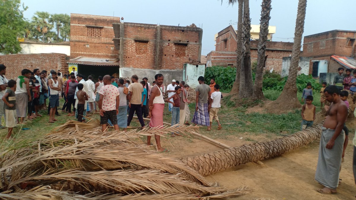 ग्राम मांजर बुजुर्ग  बसंतराय गोड्डा के रानी कुमारी पिता पूनम पासवान 8 वर्ष की अक्सिमिक मृत्यु आज तेज आंधी से पेड़ गिरने से हो गई है। सरकार तत्काल गरीब परिवार की सहायता की जाय <a href="/HemantSorenJMM/">Hemant Soren</a> <a href="/dcgodda/">DC Godda</a> <a href="/AmitMan74023599/">Amit Mandal</a> <a href="/HaquePpj/">Alamgir Alam Cabinet minister Jharkhand 🇮🇳</a> <a href="/DipikaPS/">Dipika Pandey Singh</a> <a href="/BhoktaSatyanand/">Satyanand Bhokta</a> <a href="/PradeepYadavMLA/">Pradeep Yadav</a>