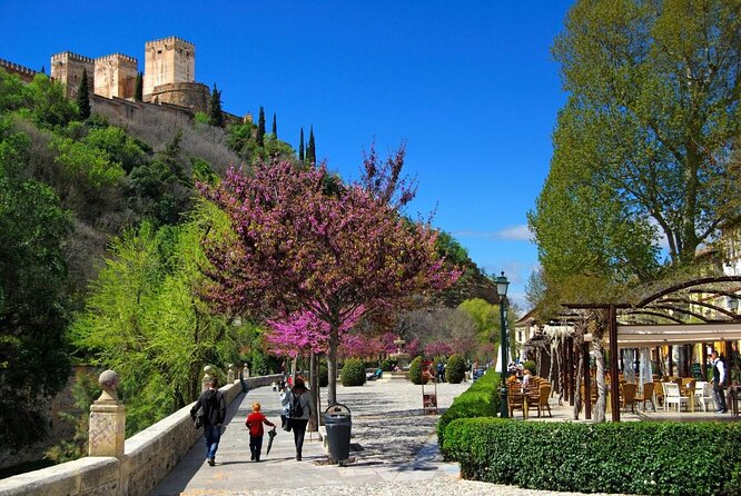 Ideoviajes's tweet photo. Granada es una de las ciudades más especiales del mundo y el Albaicín su barrio más mágico.
Esto es lo que tienes que ver si o si vas a visitarlo.
https://t.co/wQK1NzwLYM
#Granada #Albaicín #viajes #vacaciones #Andalucía #turismo #viajeros https://t.co/N2lQSRBezE