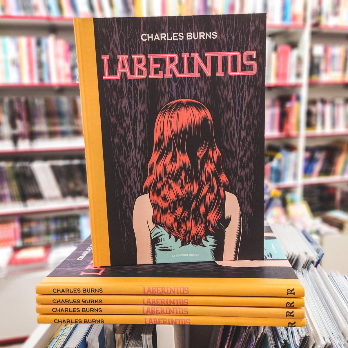 OmegaCenter0's tweet photo. ¡También hay hueco para el cómic nacional e independiente en las recomendaciones de @RedZonaComic!
Cava y Calla de #PepeGalvez, #ManuelGranell y #SentoLlobell, y Laberintos, de #CharlesBurns, ¡dos imprescindibles!
#RedZonaComic https://t.co/bLkhB9Bgkv