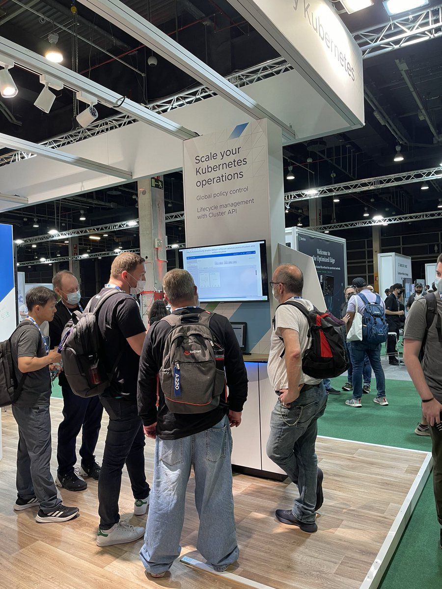 raimes's tweet photo. The buzz is real. Totally crowded @VMwareTanzu booth at #KubeCon #CloudNativeCon https://t.co/ChNbyIS6nu