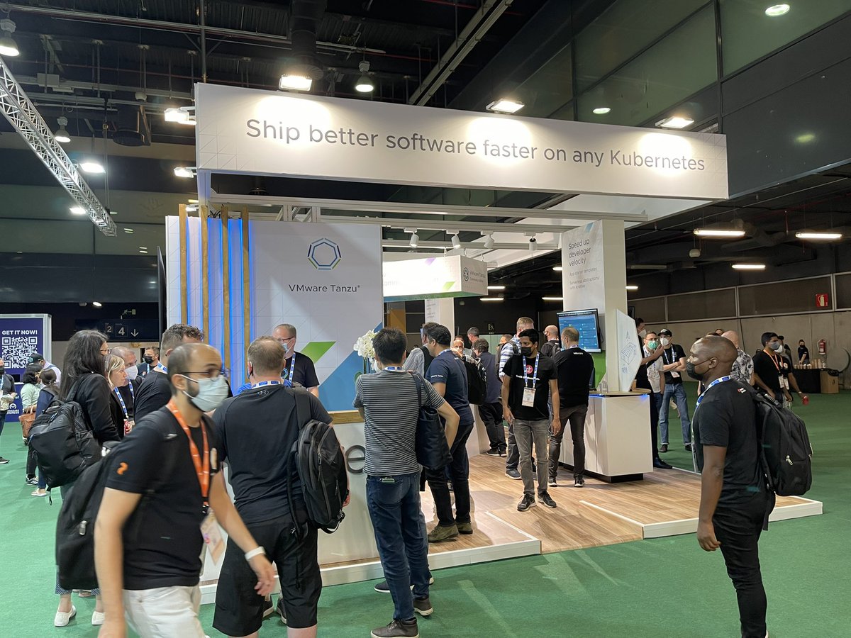 raimes's tweet photo. The buzz is real. Totally crowded @VMwareTanzu booth at #KubeCon #CloudNativeCon https://t.co/ChNbyIS6nu
