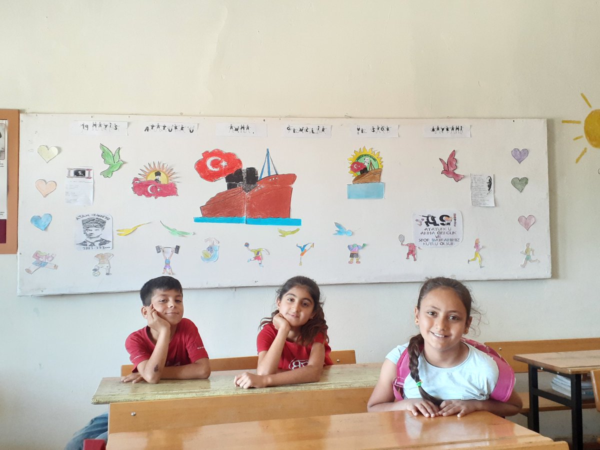 BCayustu's tweet photo. 19 Mayıs Atatürk'ü Anma Gençlik ve Spor Bayramı kutlu olsun 🇹🇷
@diclemem21 @Diyarbakirmem https://t.co/rkqQ4XhjTU