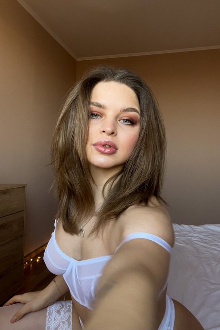 Ця соковита та ніжна українська киця @photoOlen кожного дня показує свою хтивість🍑 Дуже люб&rsquo;язна, ти<a class="tags" target="_blank" title="On Twitter" href="/?out=eyJ0eXAiOiJKV1QiLCJhbGciOiJIUzUxMiJ9.eyJpYXQiOjE3MjE4NzA4NDIsImlzcyI6InR3cG9ybnN0YXJzLmNvbSIsIm5iZiI6MTcyMTg3MDg0MiwiZXhwIjoxNzUzNDA2ODQyLCJyZWRpcmVjdF91cmwiOiJodHRwczovL3R3aXR0ZXIuY29tL3Bob3RvT2xlbiJ9.N3NG0VHvgaKrAyFBPjGpwhzAwFqooogd7LV4O_DmetcClxJznLb4i49duhV0XQ_e1Y8m3yn0ps3whlUt8x42rQ">@photoOlen</a><a href="/tag/%D1%82%D0%B5%D1%80%D0%BE%D0%BD%D0%BB%D1%96%D1%84%D0%B0%D0%BD%D1%81"class="tags"><span>#теронліфанс</span></a>