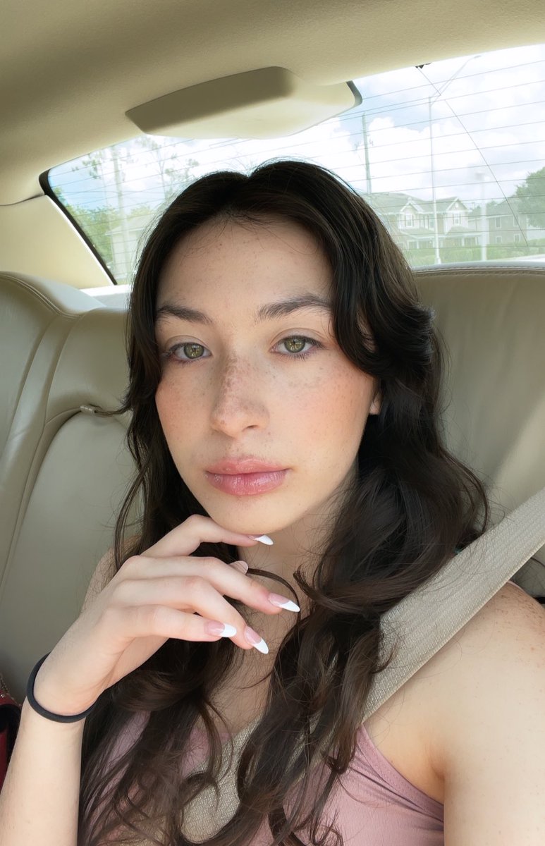 k ₊˚ʚ ᗢ₊˚✧ ﾟ. tweet media