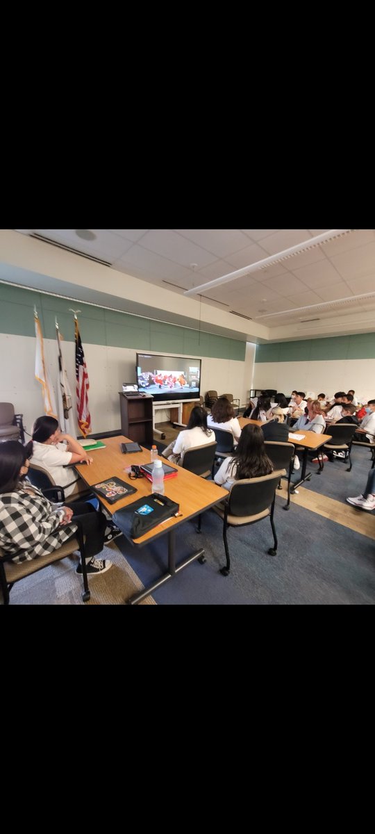 LMSMrZunigaLIA's tweet photo. The virtual @D33Leman @latinosinacti0n students attended their LIA conference via zoom and it was a great success! #famiLIA #igniteLMS⚡️ #leadersinourcommunity https://t.co/rcyi3CMJr1