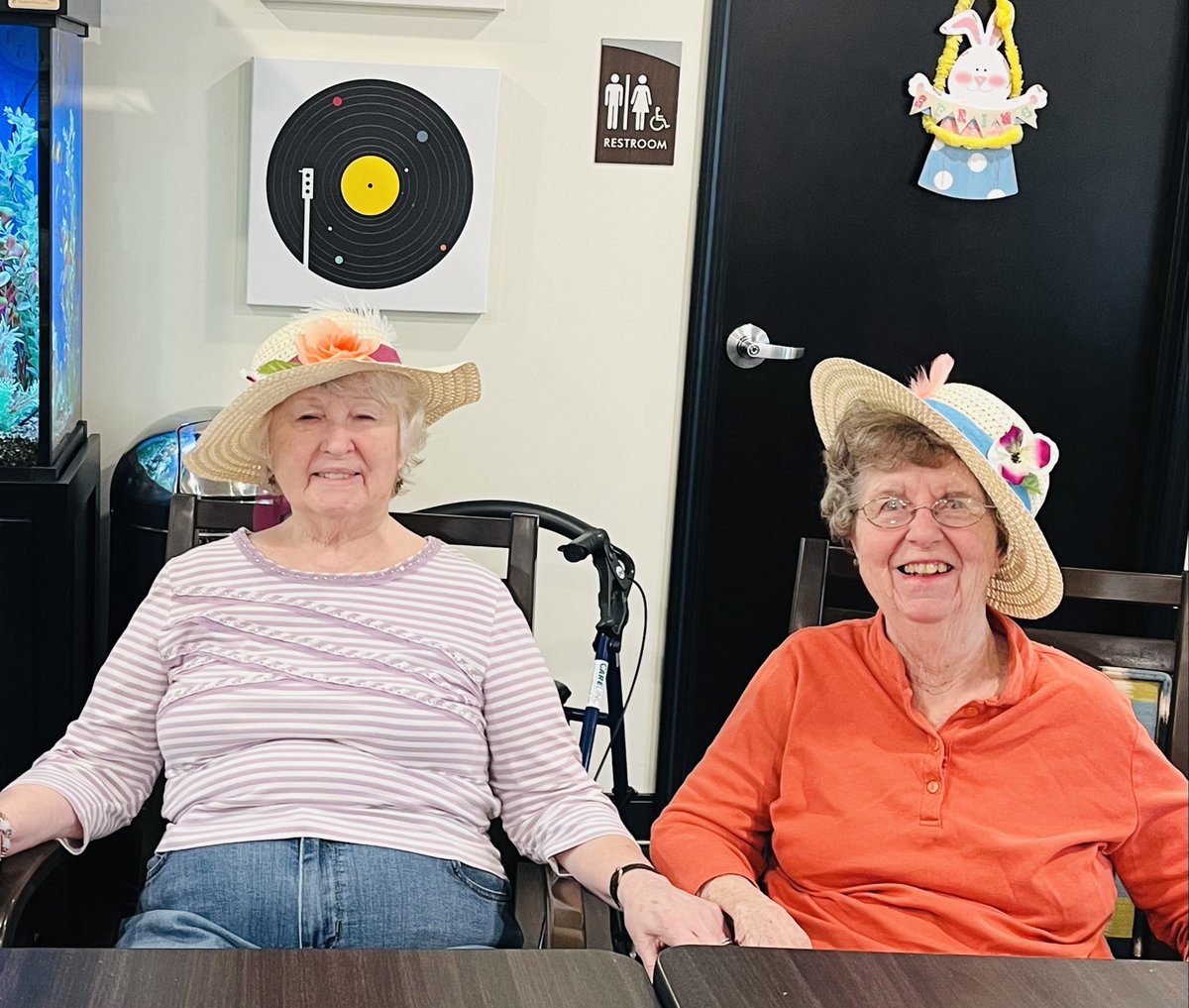 OaksAtByron's tweet photo. Our ladies modeling their lovely sun hats. 👒 #BFFProgram https://t.co/vKjVo78fcH