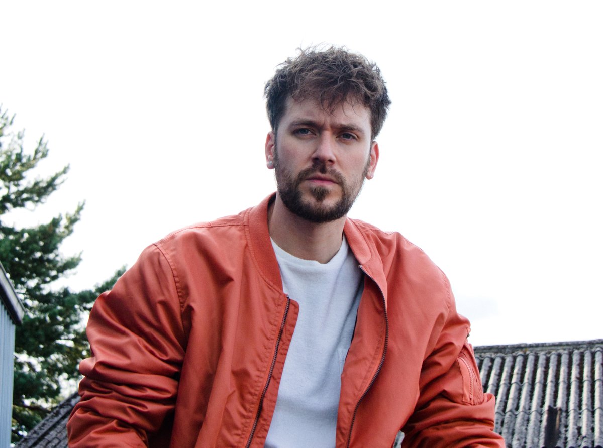 NEW MUSIC: <a href="/EdisonMiller_/">Edison Miller</a> delivers new single 'Alibis'... mysticsons.com/article/edison…