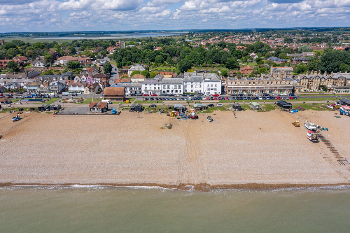 It's a glorious day in Aldeburgh! 🌤️

We have a couple of rooms available for this evening, so why not treat yourself to a spontaneous night away?! 

Book online or call us on  01728 452720