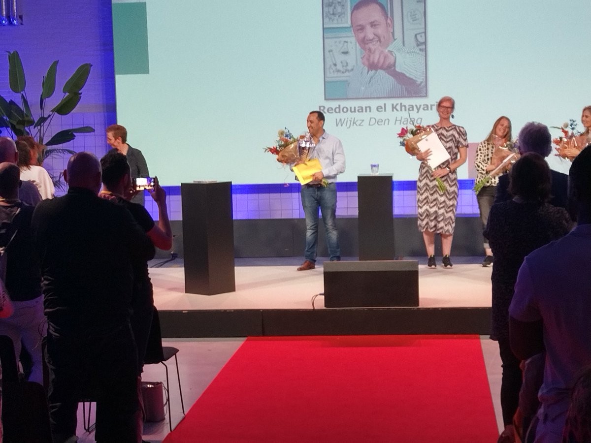 Onze collega is de sociaal werker van 2022!! Gefeliciteerd Redouan!!