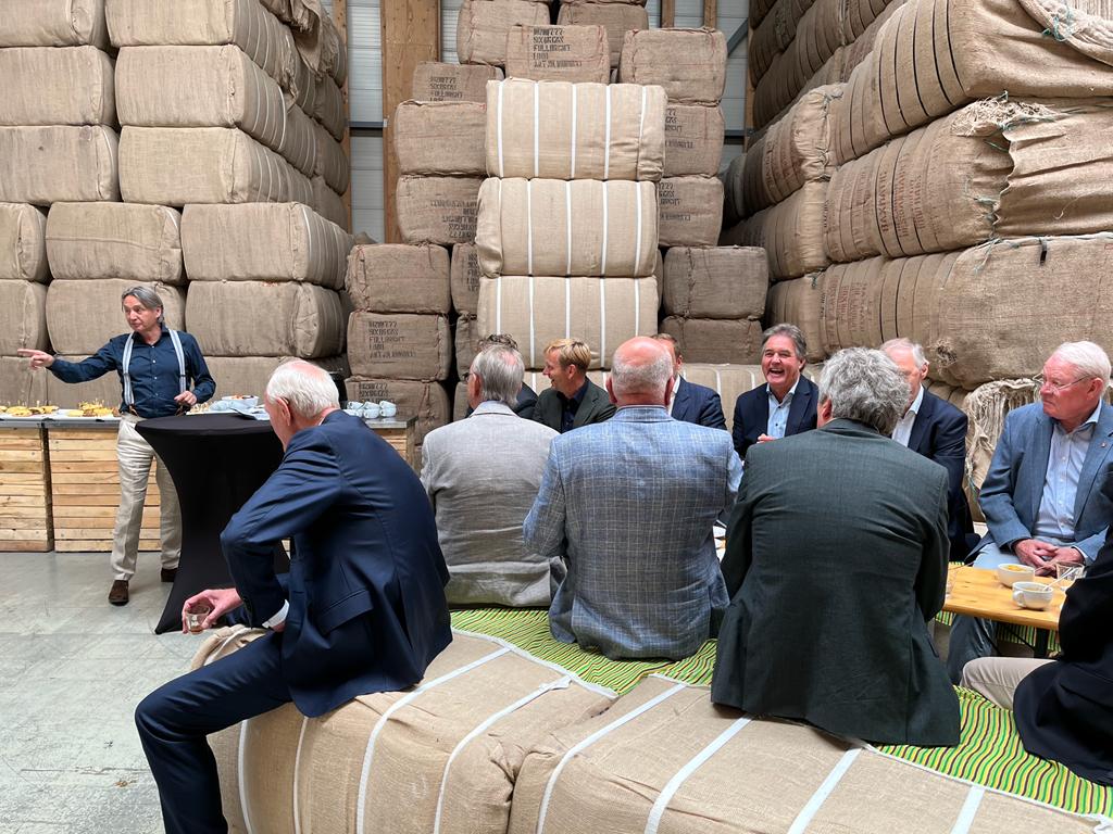 Today we are hosting a lunch meeting of the Association of Traders Groningen at the NNZ Group location. A lecture will be held on the subject: “Economic interests in the Northern Netherlands” by the former Deputy Prime Minister Johan Remkes.