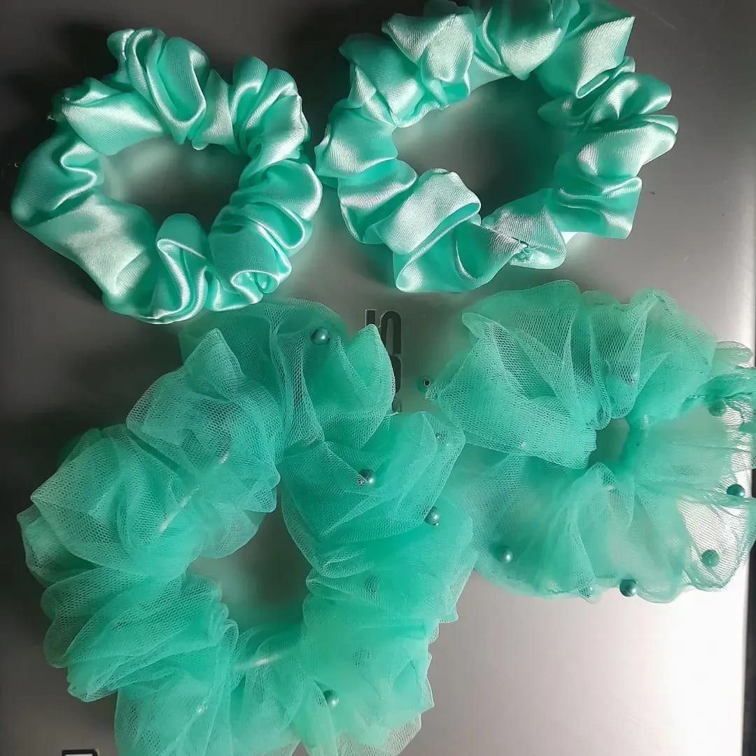 5of5_'s tweet photo. These beautiful scrunchies and Keychains can be yours too
So please hurry up and grab yours now
#SHINee https://t.co/hdeVKB3zRa