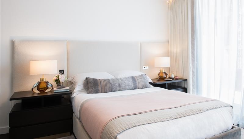 PropertyExperts's tweet photo. An exceptional interior designed 1,448 Sq Ft three double-bedroom, three bathroom penthouse with a extensive tri-corner terrace encasing the Penthouse located in Thornes House, part of The Residence Collection in Nine Elms on London?s iconic South Bank. https://t.co/TB72bVE1m5
