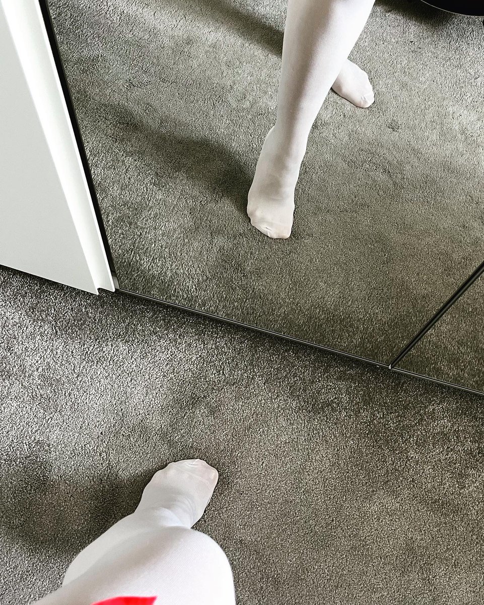 AlexaMcfarlane's tweet photo. Feeling cheeky today so I’m sitting in virtual meetings wearing these and a shirt only! #tights #stockings #bowsandtoes #whitestockings #whitetights #nylonfeet #nylon #whitetoes https://t.co/f3VrEdrInf