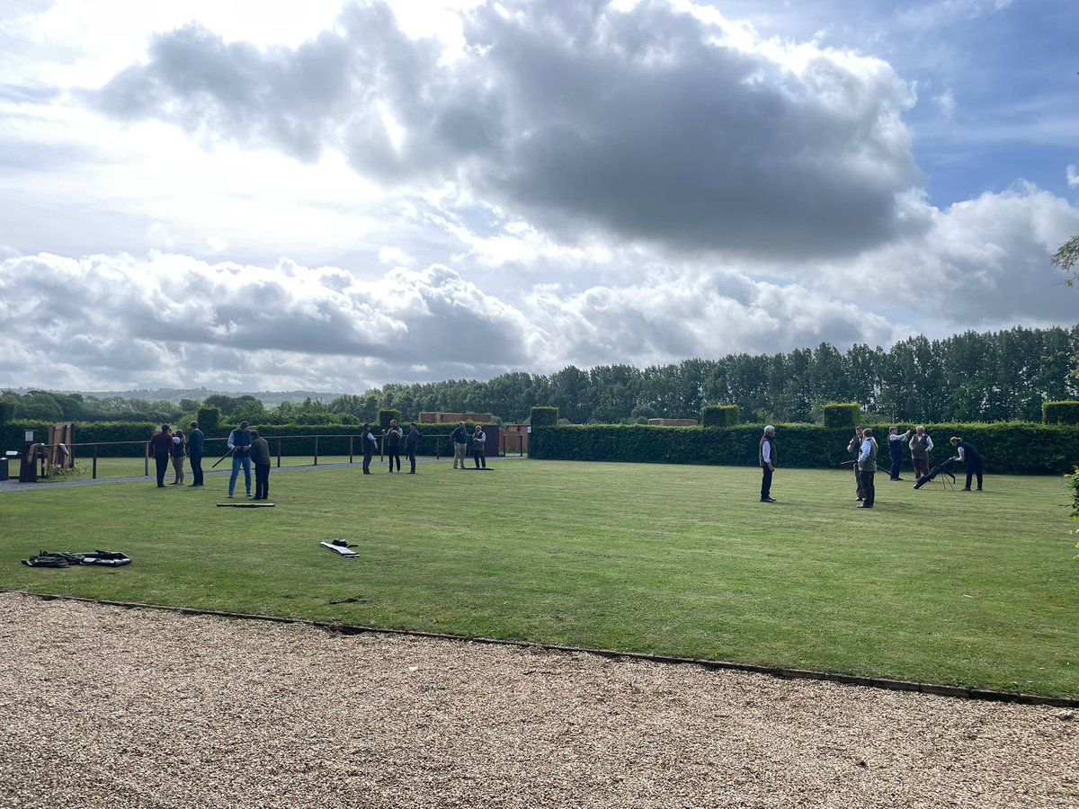 This weeks APSI shooting instructor course attendees discussing their gun mount training and beginner scenarios - good luck to all #shootinginstructor