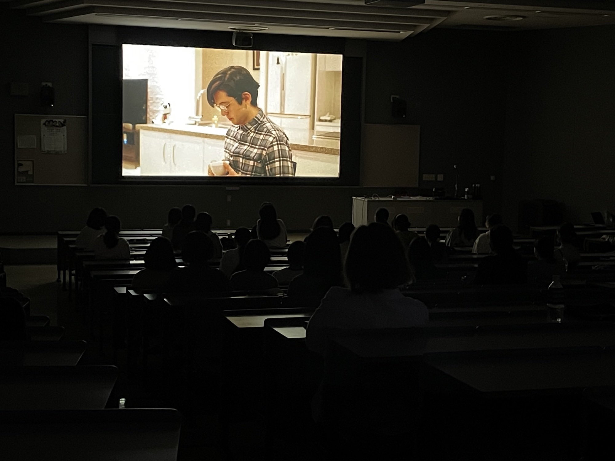映画 Whole ホール 公開中 先月 同志社女子大学 国際教養学科主催で上映会とトークの機会をいただきました 50名ほどの学生と講師の皆様に映画 Whole ホール を見ていただいた後 川添ビイラル 監督 と川添ウスマン 脚本 主演 サンディー海