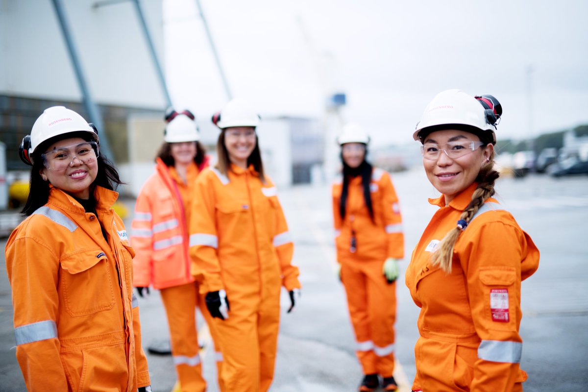 I dag markerer vi  #WomenInMaritimeDay. Kun 16 % av ansatte i norske rederier er kvinner og vi ønsker oss -og jobber for at vi skal bli flere. Skipsfarten står foran store utfordringer og muligheter. Mangfold er avgjørende for at vi skal lykkes! <a href="/NFdep/">Nærings&fiskeridep</a> <a href="/IMOHQ/">International Maritime Organization</a> <a href="/WISTAnor/">WISTA Norway</a> <a href="/hsolb/">Harald Solberg</a>