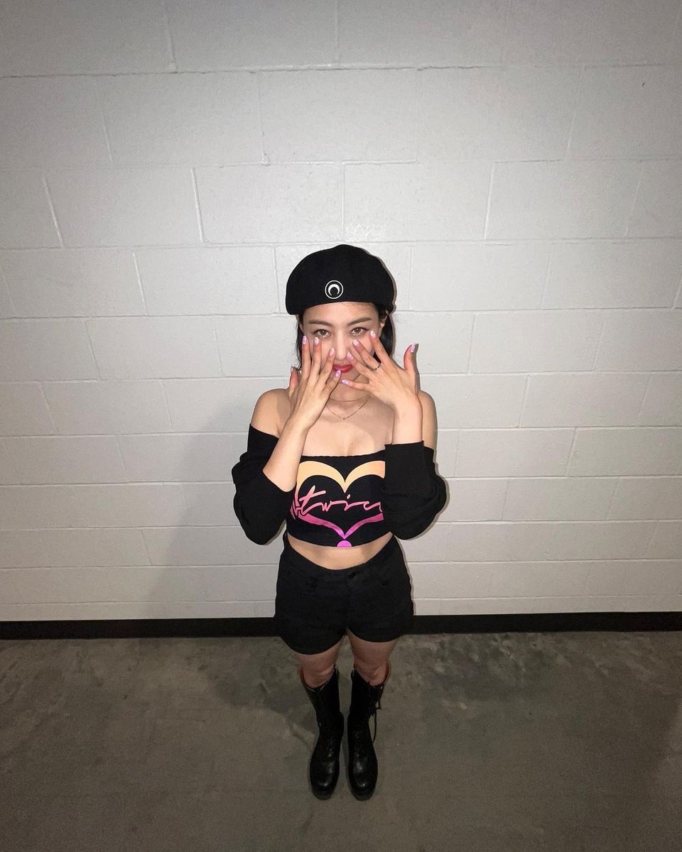pinkdoggo29 tweet picture