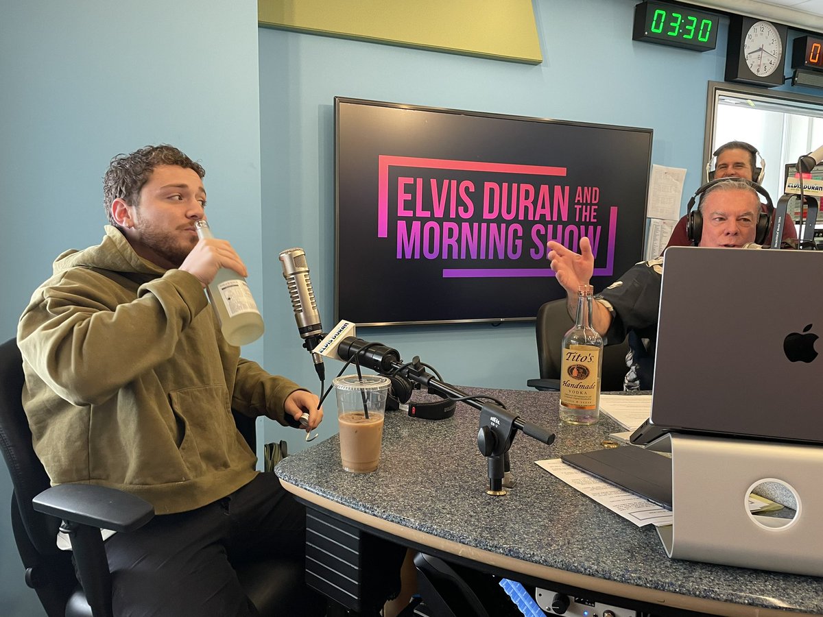 .@Bazzi’s here and we’re already having some fun 🥂 

Listen at ElvisDuran.com/listen 🎙❤️

#BazziOnElvis in our <a href="/MercedesBenzUSA/">Mercedes-Benz USAㅤ</a> interview lounge
