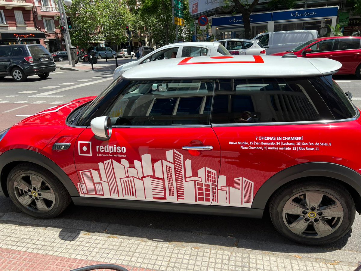 rp_sanbernardo's tweet photo. ¡NUEVO MINI COOPER SE 100% ELÉCTRICO! 😍🚘
➡️ En Redpiso Chamberí somos conscientes que el uso de este tipo de vehículos se traduce en un aire más limpio para nuestra ciudad, siendo la mejor opción para el medio ambiente. ✨
#minicooper #miniSE #redpiso #somosChamberí https://t.co/J4t7c3OFXt