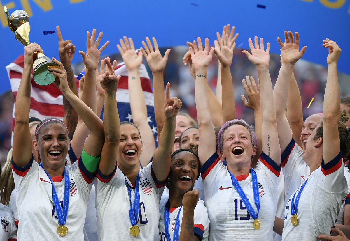 USWNT reaches historic CBA with U.S. Soccer, achieving equal pay with the U.S. men's team, including in World Cup prize money. 

U.S. Soccer becomes the first federation to equalize FIFA World Cup prize money.