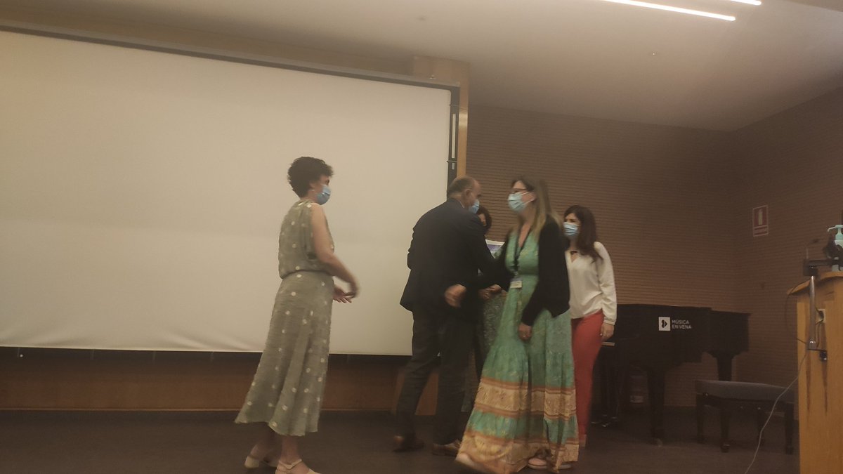 JCEstevezMu's tweet photo. #FIIBAP #InnovaAP @SaludMadrid Premiados. Enhorabuena. Entrega de Premios por @ZapateroAntonio @SoniaMartinezM9 https://t.co/N774pGr4m0