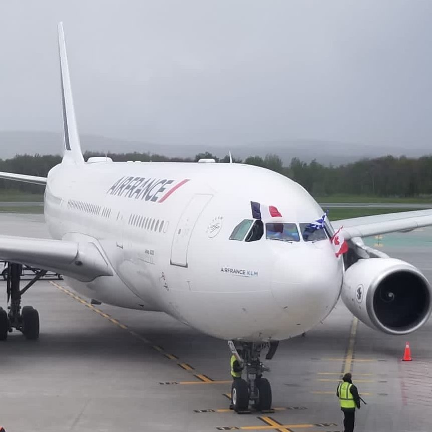 #AirFrance launched yesterday its new non-stop service between Paris-Charles de Gaulle 🇫🇷 and Quebec City 🇨🇦. Fourth destination in Canada after Montreal, Toronto and Vancouver, it will link the capital of the Canadian province to the Air France network. bit.ly/3yOcjaG