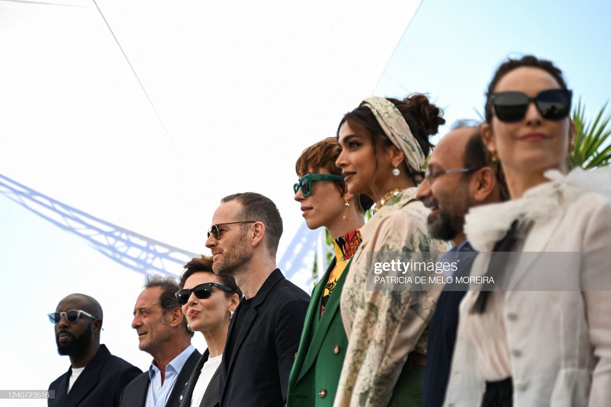 bollywoodfcthai's tweet photo. หนูทีป ดีปิก้า ในชุดเขียวชิคๆค่ะ 

เซ็ตนี้ถ่ายรูปกับทีมค่ะ

#DeepikaPadukone  #DeepikaAtCannes 
#BollywoodAtCannes #RedCarpet #CannesFilmFestival2022 #Cannes2022 #Cannes
#แอดมินสวยKhoobsurat #AdminSuayKhoobsurat
#Bollywood #BollywoodNewsAndGossip
#หนังอินเดีย​ #บอลลีวูด https://t.co/5fmMA3mxAz