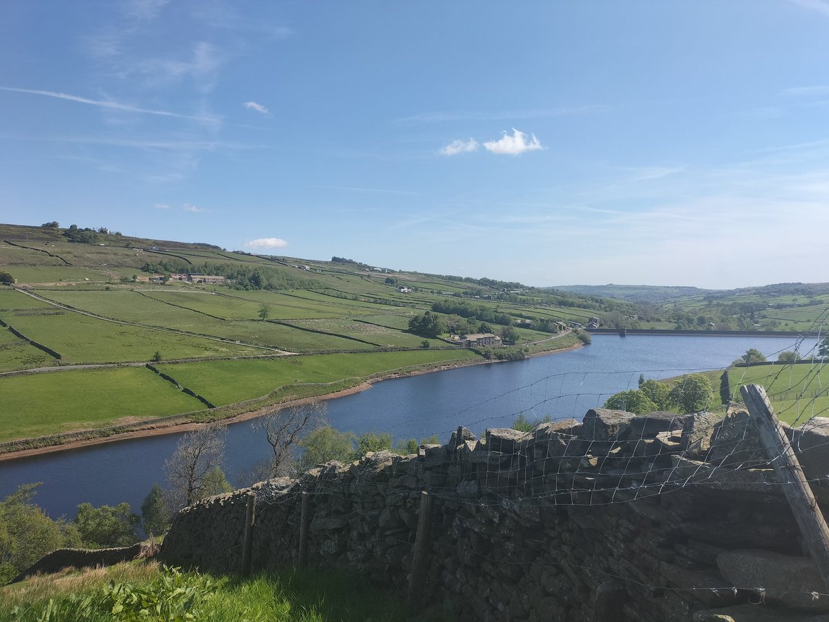 MrsHaworthFox's tweet photo. On my #newtomelocallytour this morning.
Ponden Res towards Wycoller along the #BronteWay and #PennineWay.
#Haworth #Stanbury #Yorkshire https://t.co/wW7HFVRr5m
