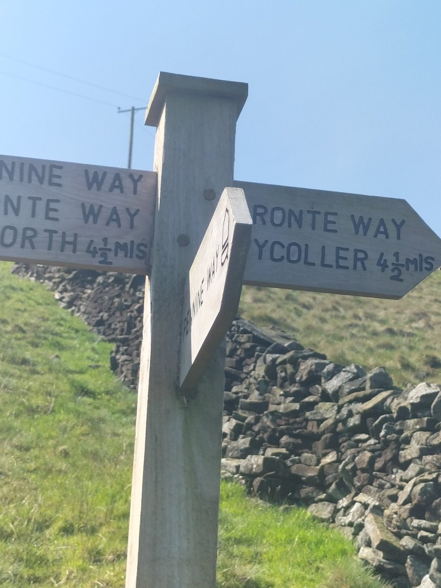 MrsHaworthFox's tweet photo. On my #newtomelocallytour this morning.
Ponden Res towards Wycoller along the #BronteWay and #PennineWay.
#Haworth #Stanbury #Yorkshire https://t.co/wW7HFVRr5m