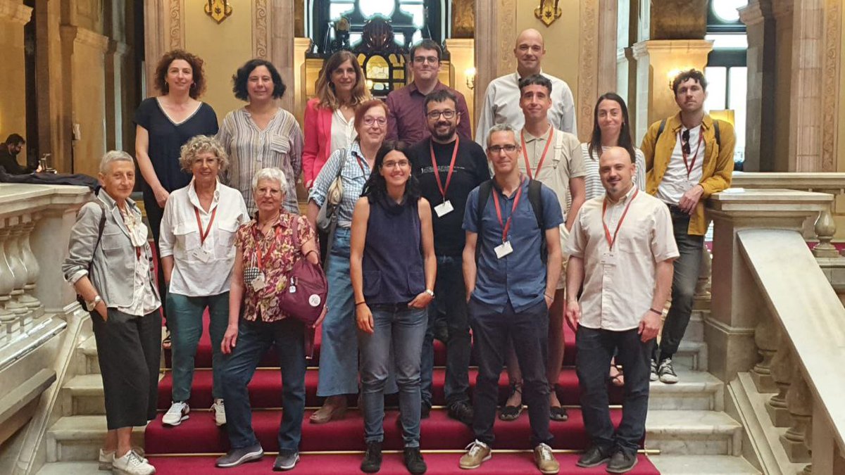 ladinamo_'s tweet photo. ‼ S'aprova al Parlament un paquet de mesures que reconeixen i impulsen el model d'#HabitatgeCooperatiu en Cessió d'Ús 🗳

🤝Aquest ampli acord posa en relleu la feina feta des del col·lectiu d'entitats del sector amb la via cooperativa al dret de l'habitatge 🏘 https://t.co/lMW3krh5wa