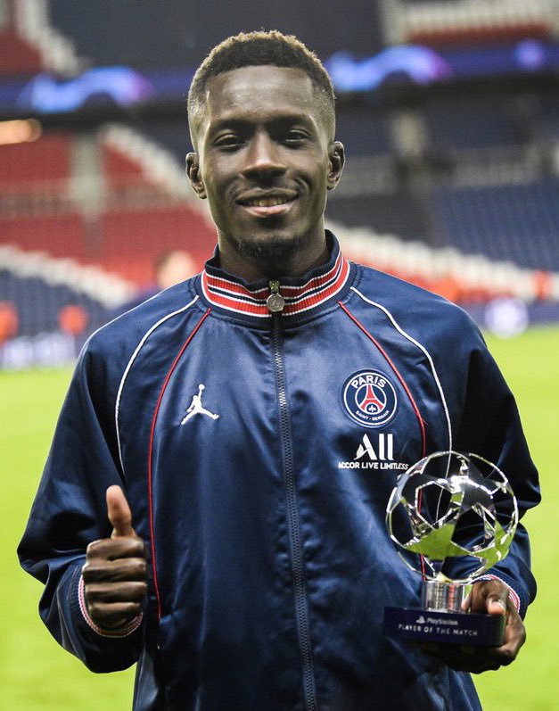 We all support you <a href="/IGanaGueye/">Idrissa Gana Gueye</a> 🤍

 #WeareallIdrissa