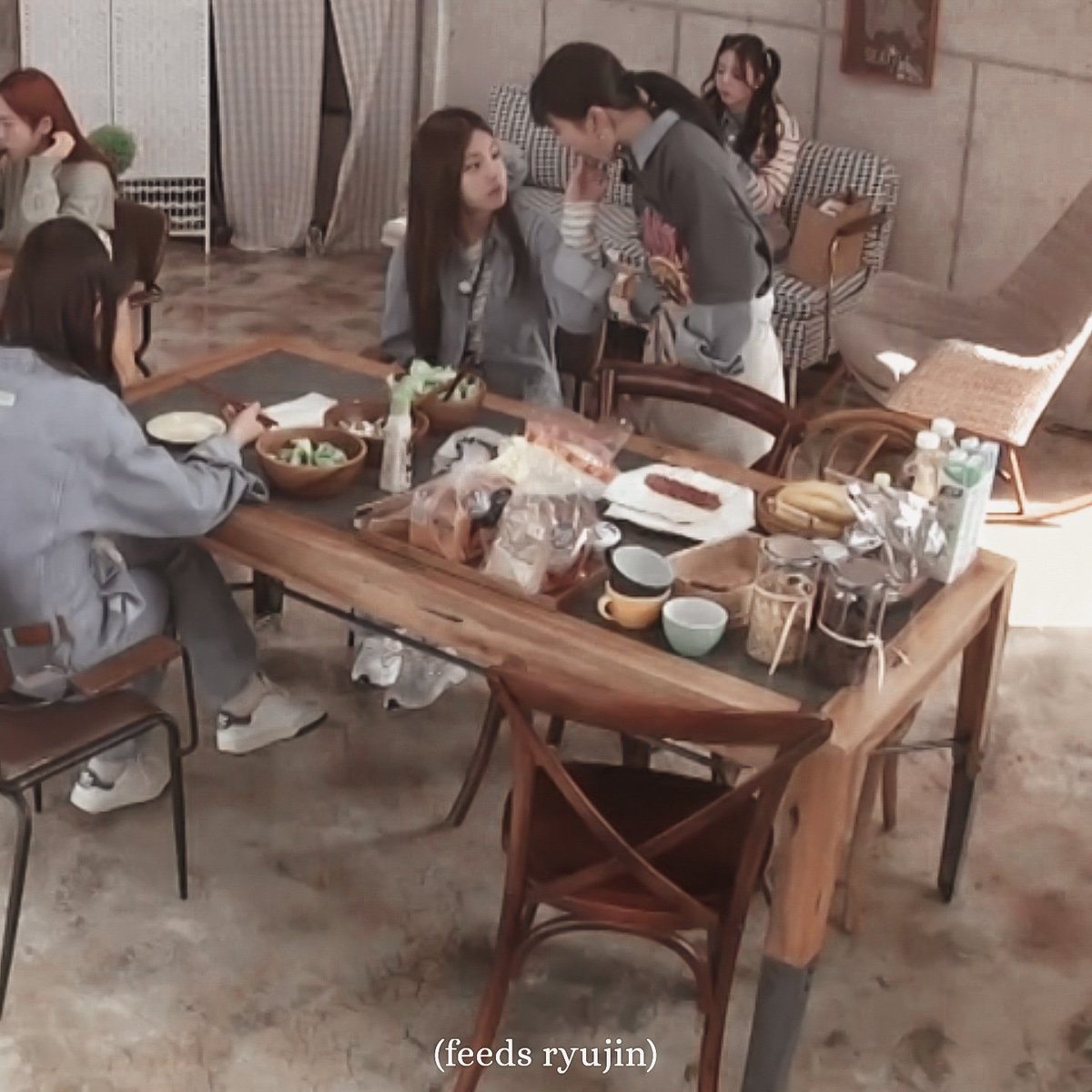 RYEJIF1LM's tweet photo. soft little ryeji moment ♡ https://t.co/vnTB9bHmtK