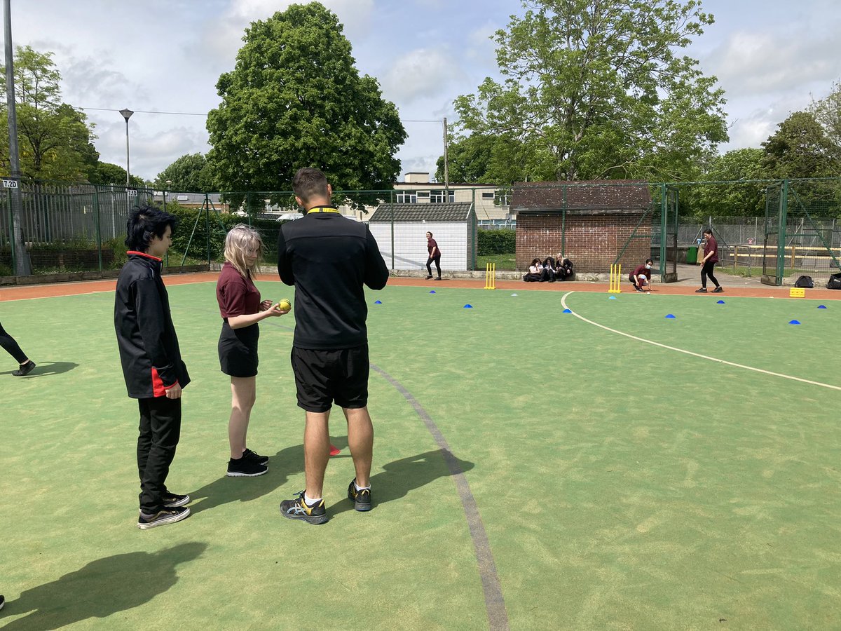 HolyroodSport's tweet photo. We’ve got @SomCricketFDN coach Tom in again today teaching some girls cricket in PE lessons 🏏💪 he’s also here for cricket club after school today! https://t.co/KRakOxq3rQ