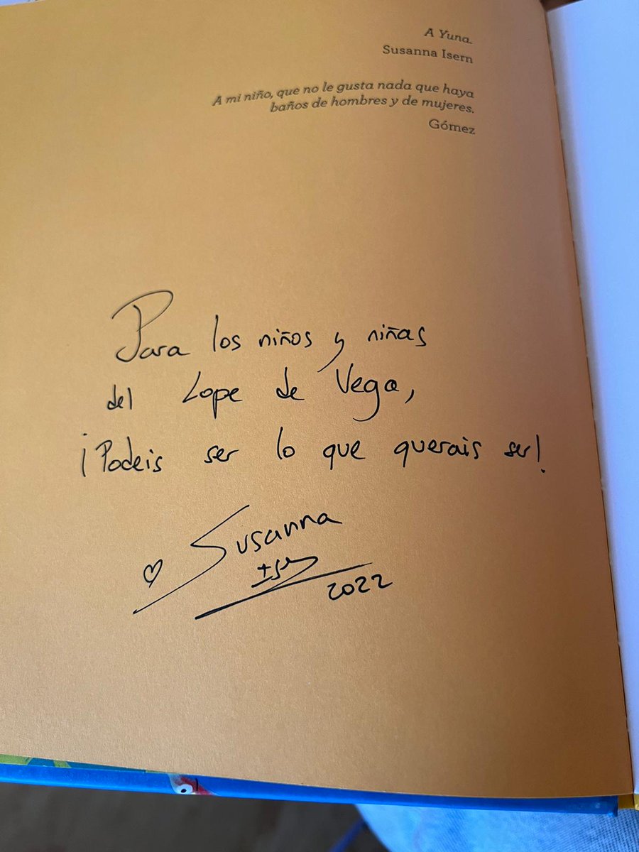 LDV_Fuenlabrada's tweet photo. Hoy los niños de 3 y 4 años del cole hemos tenido la gran suerte de conocer a una de nuestras escritoras favoritas, @susannaisern 📖
Ha sido increíble nos ha contado el cuento de “Daniela Pirata” y hemos realizado una actividad súper divertida.🤩
#encuentrosconautores https://t.co/BttACz0yRz