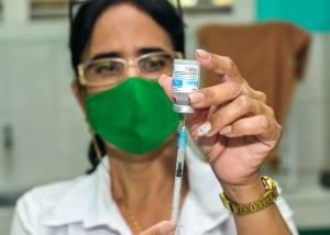 El Ministerio d Salud Pública d #Cuba @minsap, luego d análisis realizados d conjunto con varias entidades, tomó la decisión d destinar el 2do refuerzo d vacunación anti COVID-19 a personas d 50 años d edad y más. #UJC #VamosConTodo @aylinalvarezG <a href="/japortalmiranda/">José Angel Portal Miranda</a>