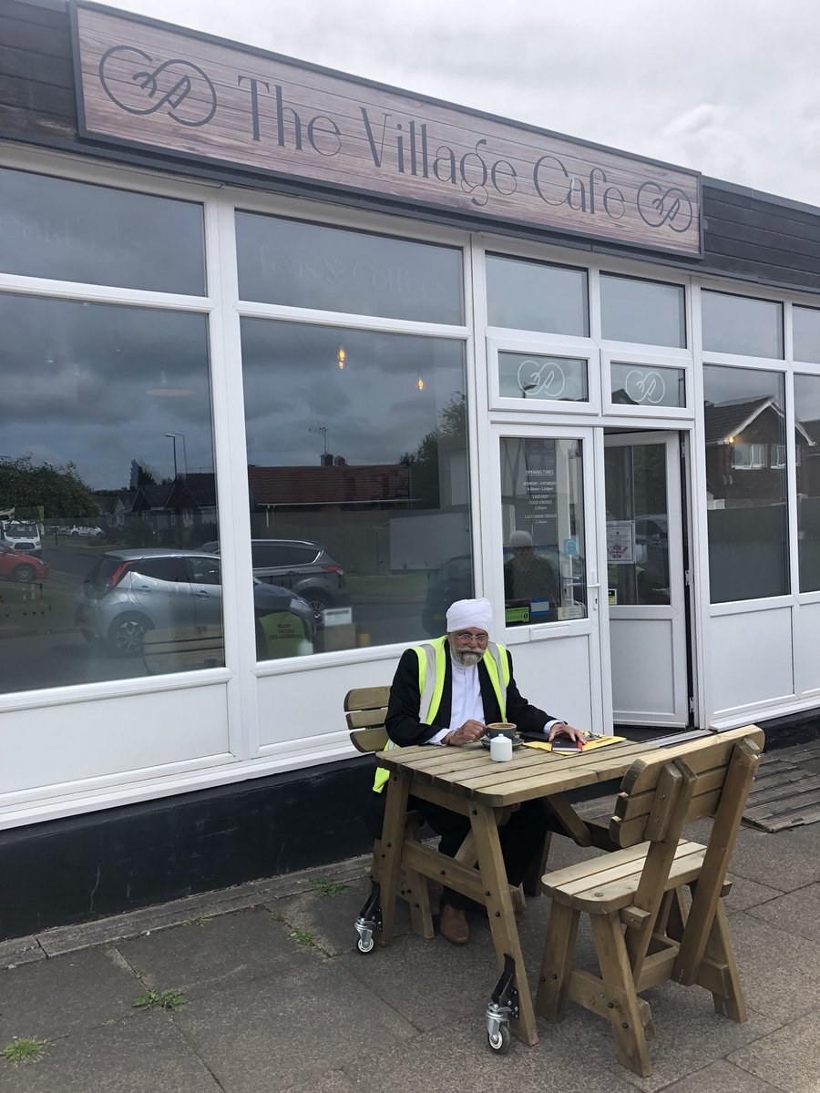 birdijaswant's tweet photo. #visited the site at Butt Lane/Browns Lane Traffic management for construction works visited : reported to @coventrycc for action. Later had a Cuppa Coffee at #thevillagecafe meeting many more residents conveying good wishes.. #happyto keep on serving #Community https://t.co/SJwlT3pKSd