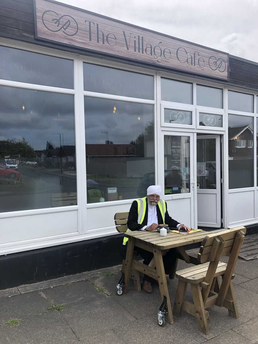 birdijaswant's tweet photo. #visited the site at Butt Lane/Browns Lane Traffic management for construction works visited : reported to @coventrycc for action. Later had a Cuppa Coffee at #thevillagecafe meeting many more residents conveying good wishes.. #happyto keep on serving #Community https://t.co/SJwlT3pKSd